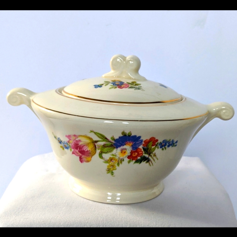 Vintage Edwin M. Knowles Lidded Sugar Bowl Semi Vitreous Gold Trim 39-8